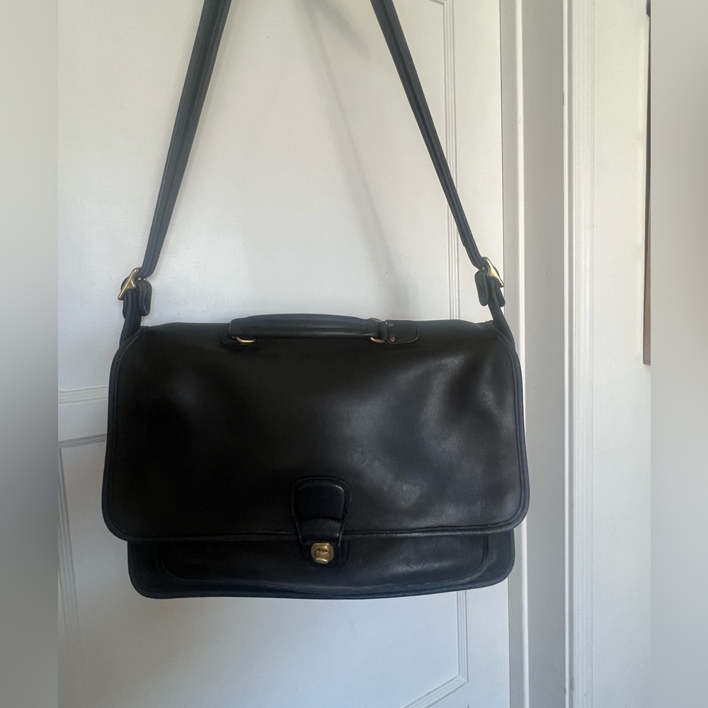 VINATGE COACH METROPOLITAN MESSENGER CROSSBODY!!!